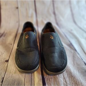 Men's OluKai slip on shoes, size 8.5